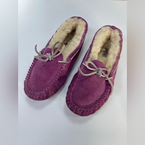 UGG Australia Dakota Moccasin | Size 3 - Picture 2 of 8